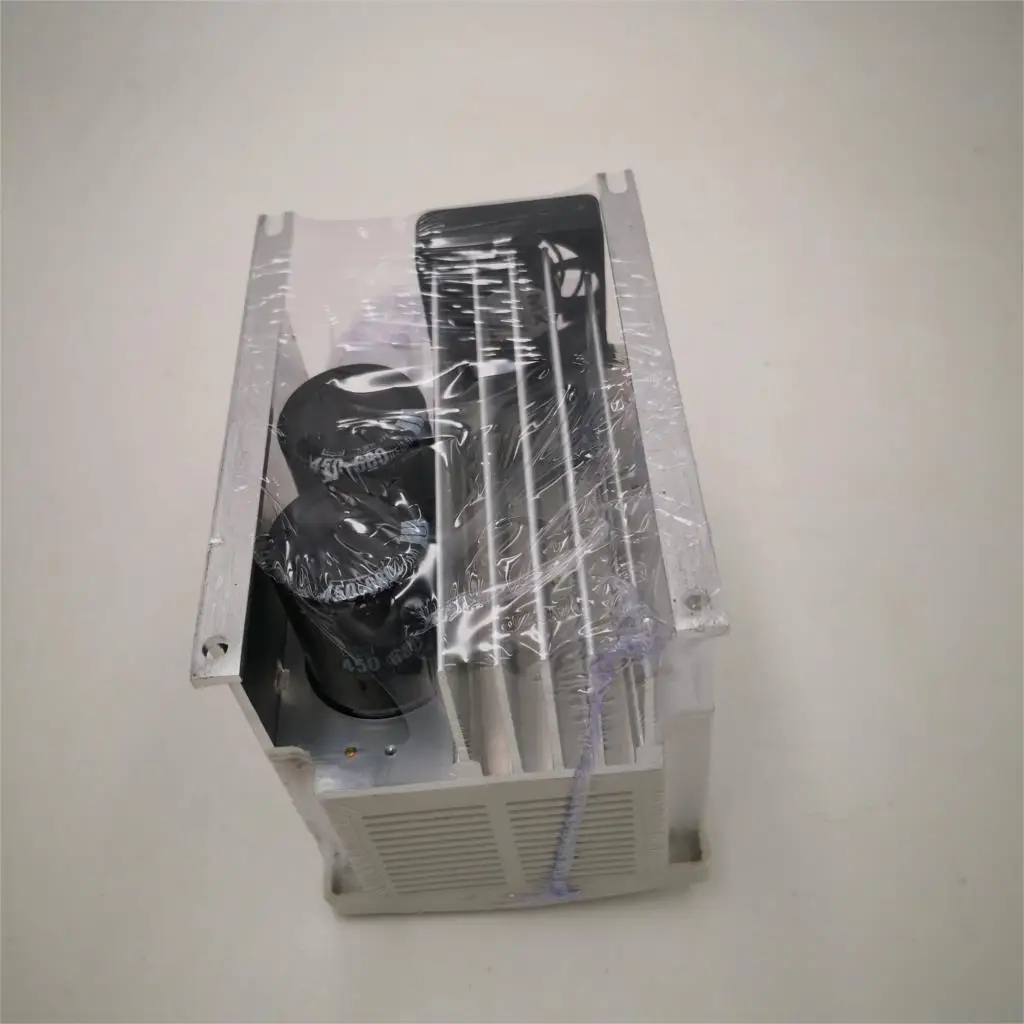 Частотно-регулируемым приводом 110V Инвертор ZW-S2-1T 1.5KW/2.2KW однофазный 110V Вход и 220V 3-фазы мощность двигателя с кабелем 2м и снаружи Панель