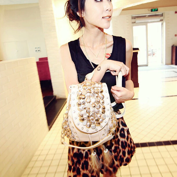 Новинка 2017 Для женщин рюкзак Искусственная кожа ретро кнопки заклепки сумка моды