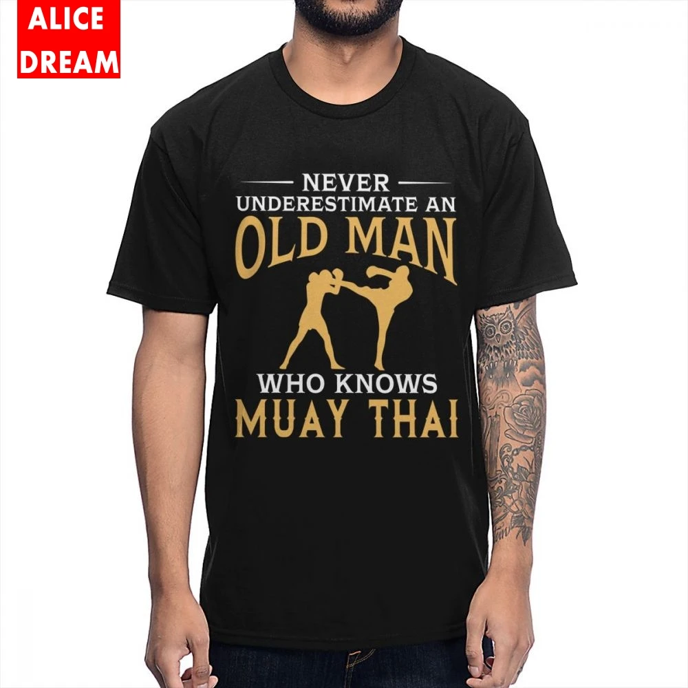 Для мужчин никогда не стоит недооценивать старый человек который вы знаете Muay Th