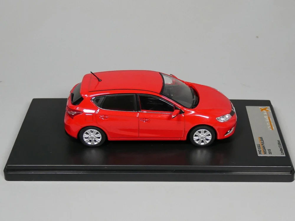 Премиум X 1:43 Nissan PULSAR(красный) литая модель автомобиля