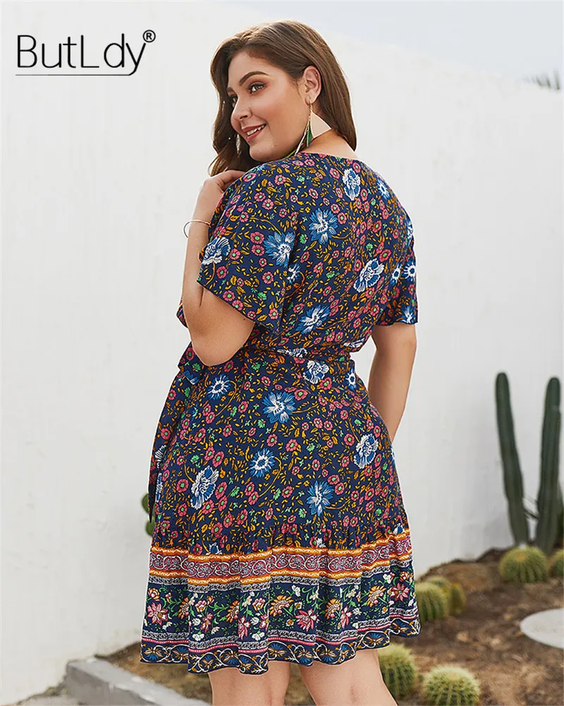 Женское короткое платье с цветочным принтом летнее пляжное в богемном стиле