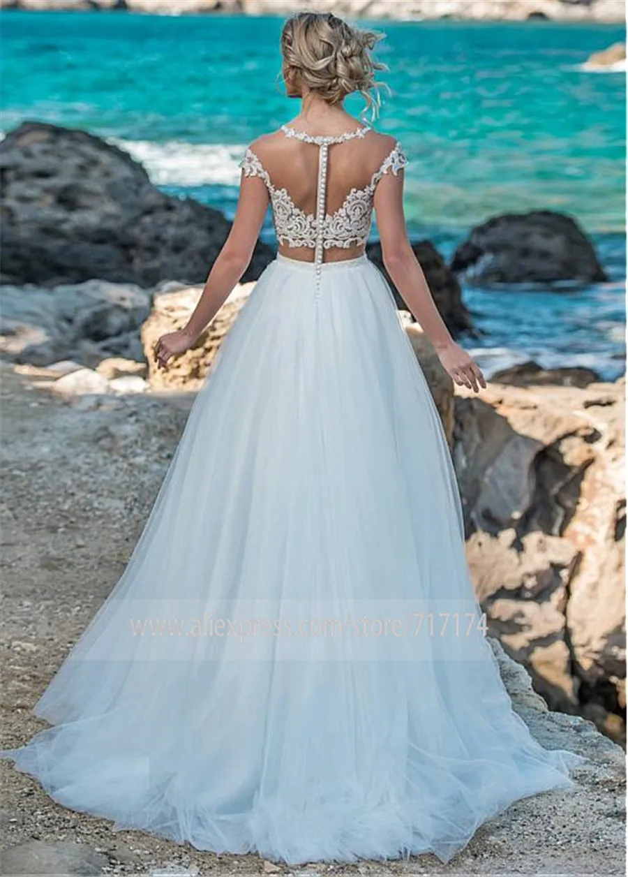 Очаровательное свадебное платье трапециевидной формы с v-образным вырезом и