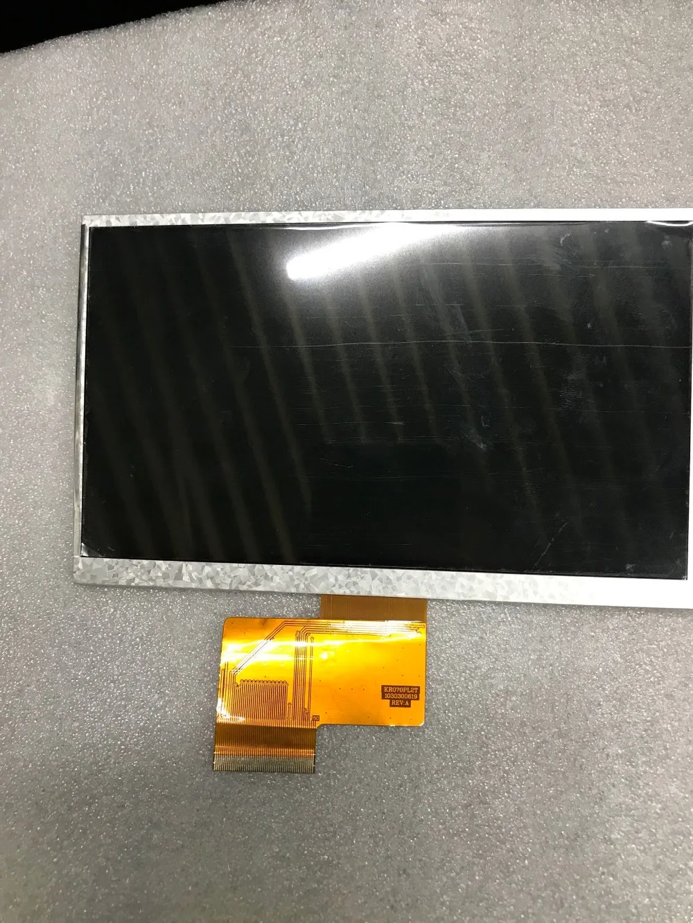 

7 inch LCD screen KR070PL2T 1030300619 REV:A KD070-50NB-A60 REV:C KD070D10-50NB-A60 screen display