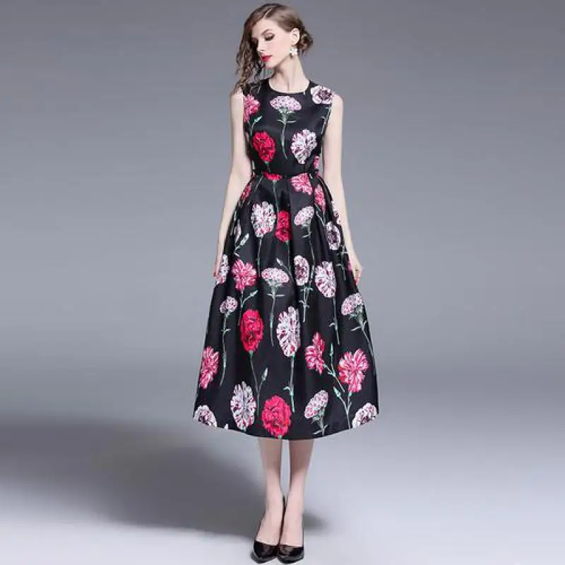 Женское платье с цветочным принтом черное облегающее А-силуэта длинным рукавом