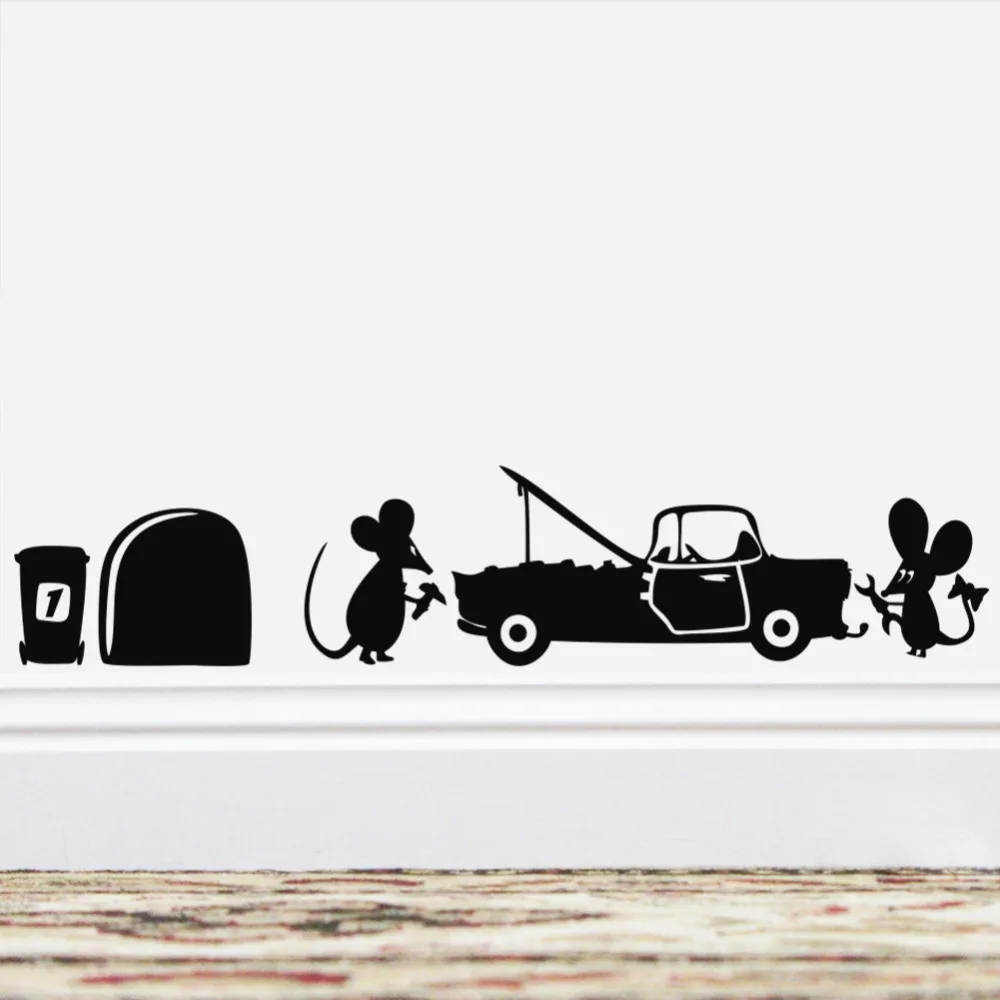 Симпатичная мышь из мультфильма ремонт автомобиля наклейка на стену декорация