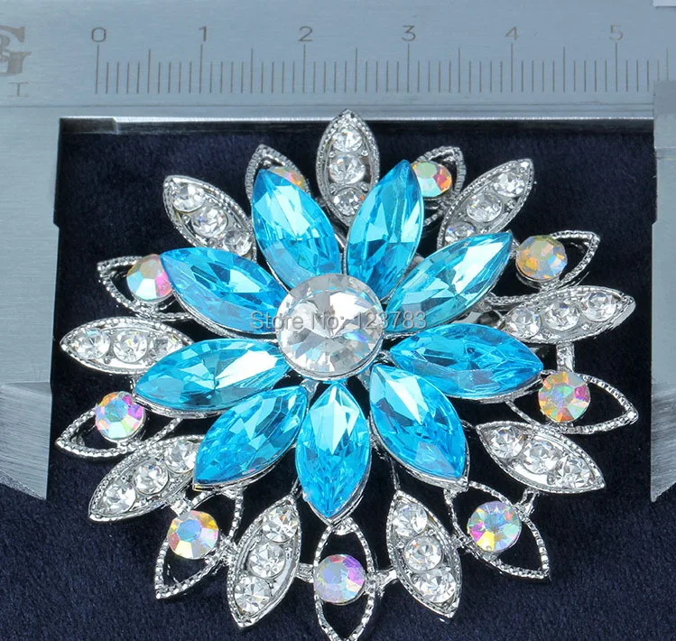 2017 Модный Нежный Брошь с Ринестонами, Вырезанный из Смолы Цветок Смешанных Цветов на Застежке для Плаща.