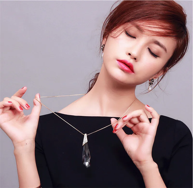 

XIAO YOUNG Simple Water Drop Crystal Long Necklace 2017 New Fashion Elegant Sweater Necklaces & Pendants Jewelry Cute Gifts