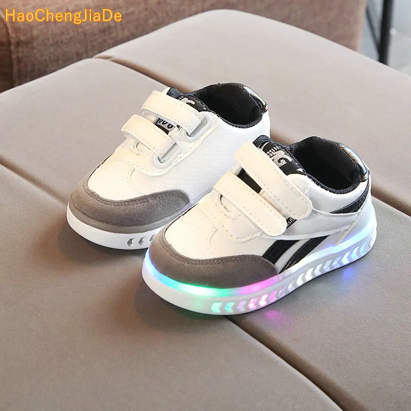2018 Fashion Children Shoes With Flash Light Boys Autumn Winter Breathable Girls Cartoon Sneakers Kids Led Sport Shoe | Детская одежда