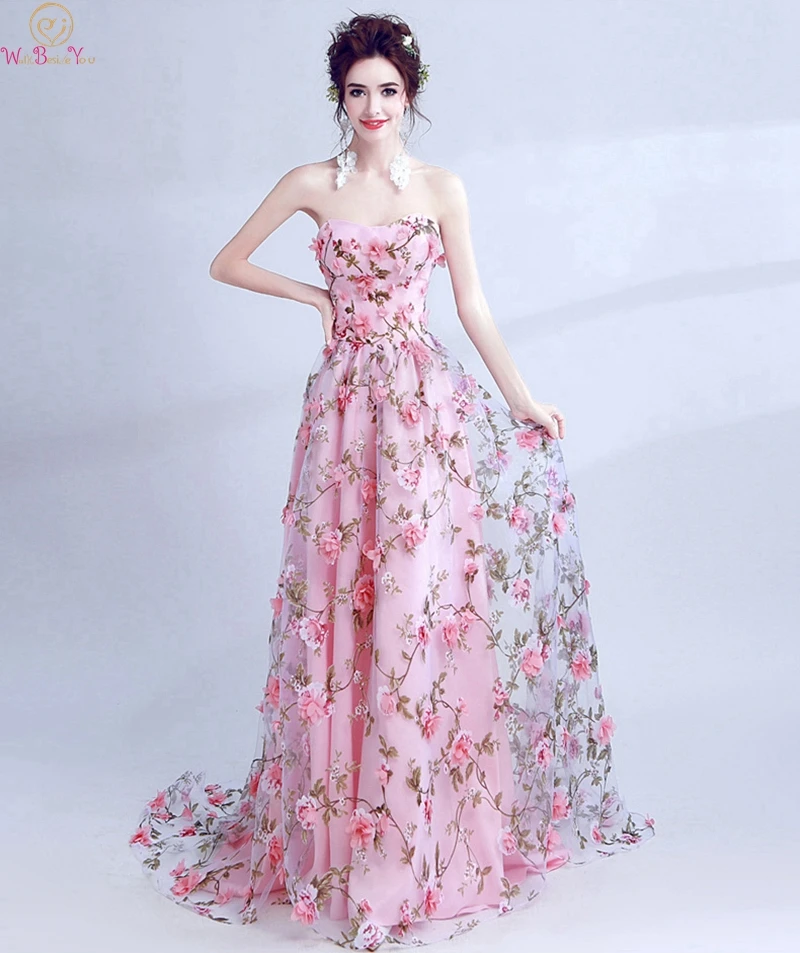 

Платье для выпускного вечера розовое трапециевидное, с цветочной аппликацией