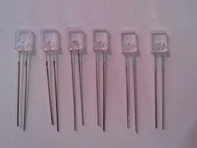 2*5*7 Длинные ножки квадратные белые поворотные красные светодиодные