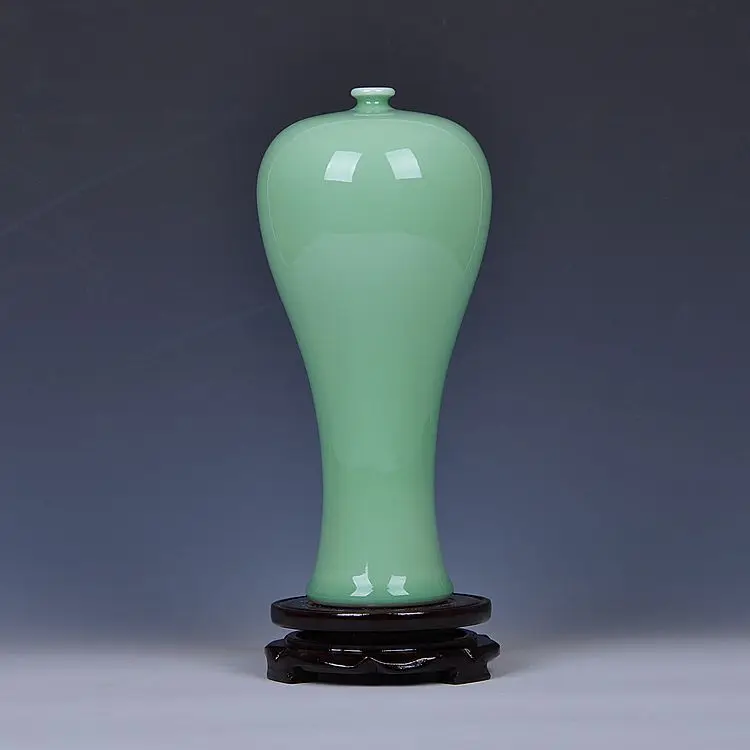 

King of Jingdezhen ceramics Nobel pea green glaze antique vase crafts decoration simple Home Furnishing decorative ornaments