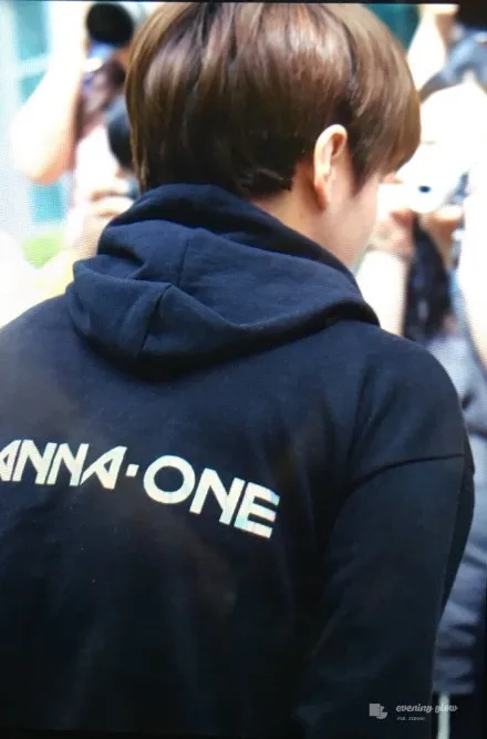 Wanna One Park Zhi-hsun around wanna one с одним и тем же лазерным принтом женские свободные