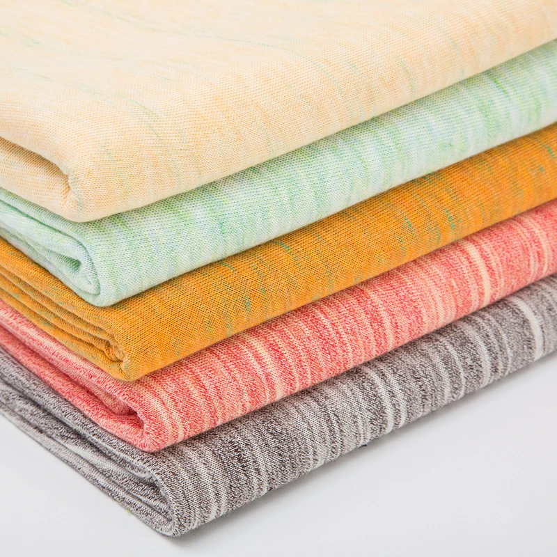 Тонкая хлопчатобумажная ткань может быть прозрачной для летней футболки и