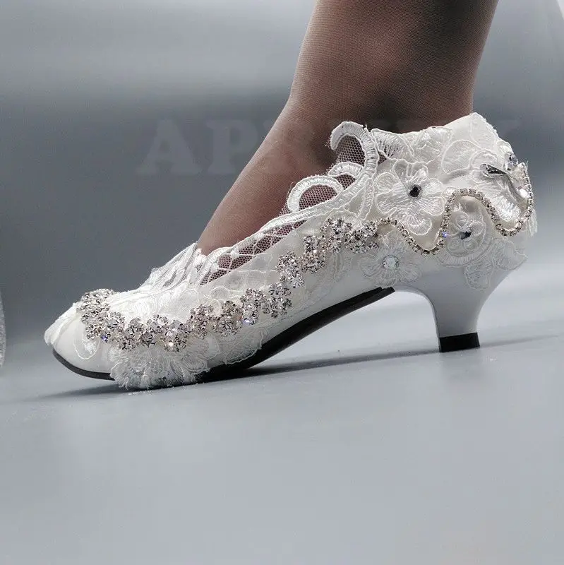 

New coming low heel white lace wedding shoe woman luxury bling shinny silver crystal rhinestone chain bridal wedding shoes