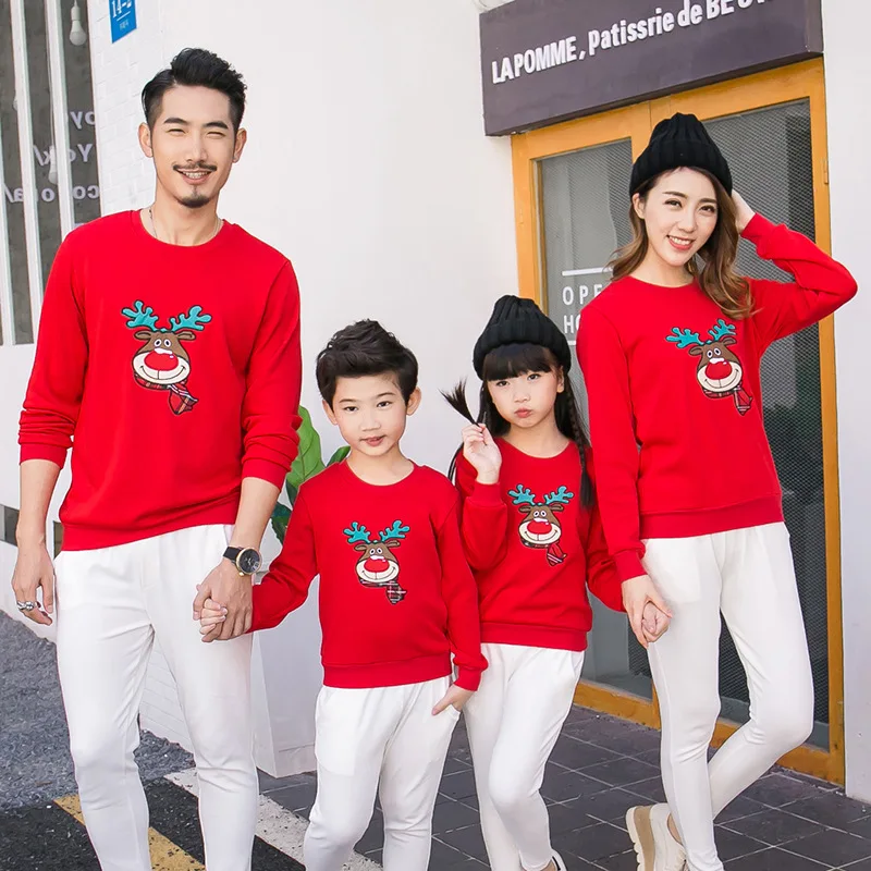 Лидер продаж Новогодняя семейная одежда с оленем для мамы и меня одинаковые