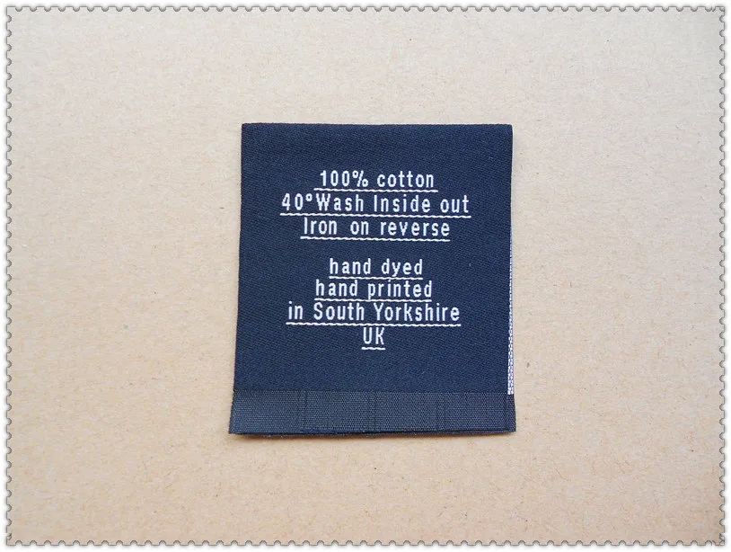 (4000pcs/pack) Custom damask Woven clothing center loop fold labels with personalized brand name logo garment sewing tags | Дом и сад