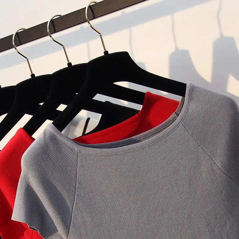 Женский трикотажный топ с вырезом лодочкой белый черный в полоску для лета 2019 |