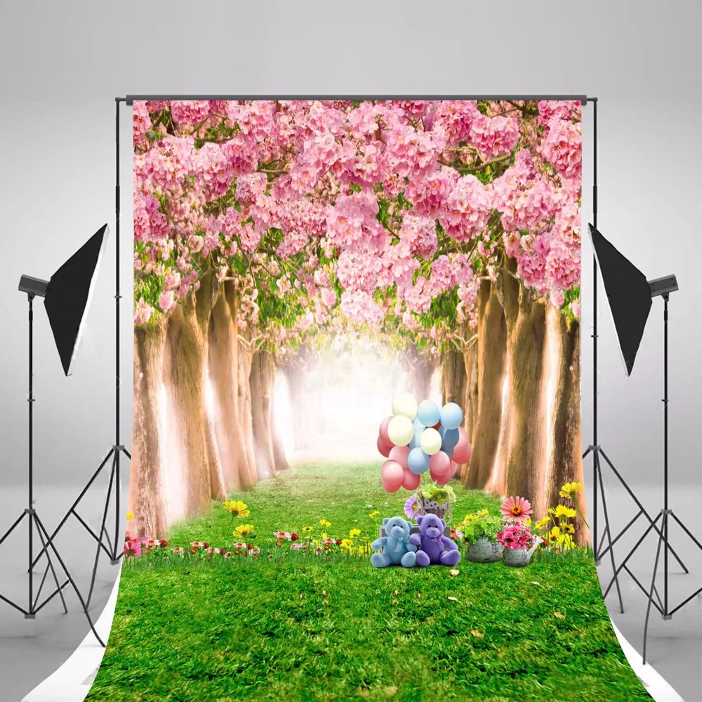 Фон для свадебной фотосъемки с изображением розовых туманов цветов леса