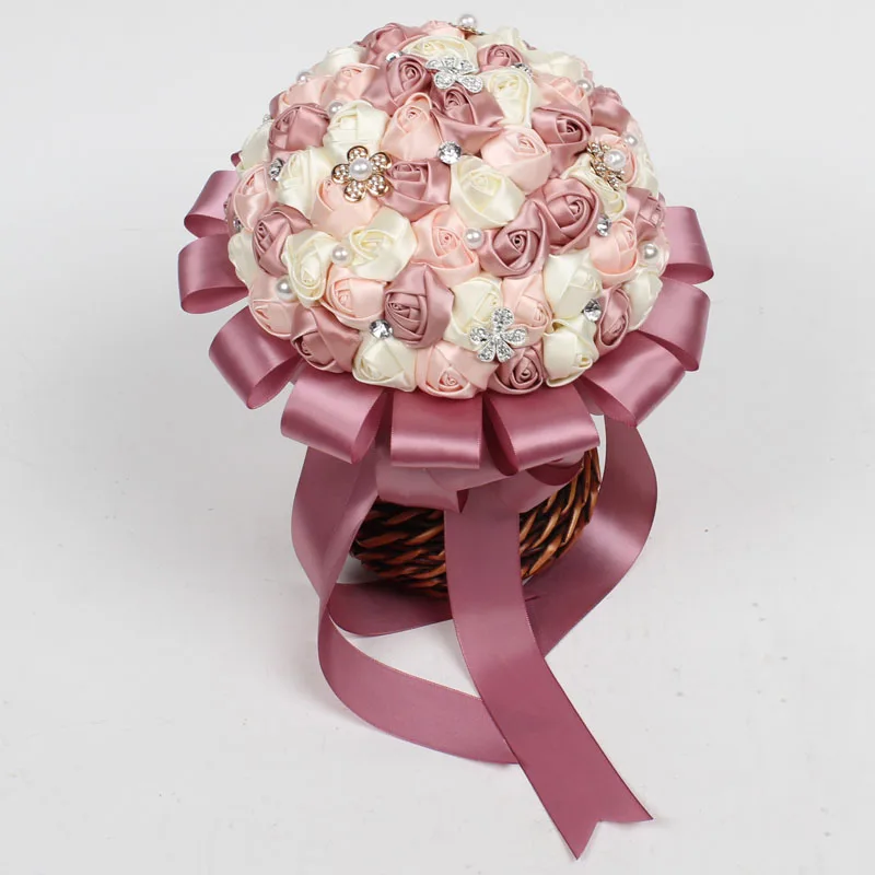 Свадебный букет невесты из пенопласта с цветами натурального жемчуга Кружевной