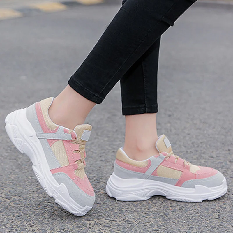 Женские кроссовки на плоской подошве серые повседневные платформе в западном