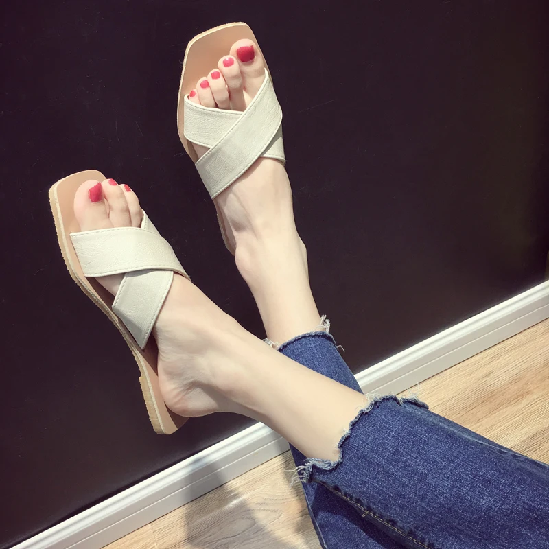 Женские тапочки лето 2018 новые с перекрестными носками плоским дном и пляжной