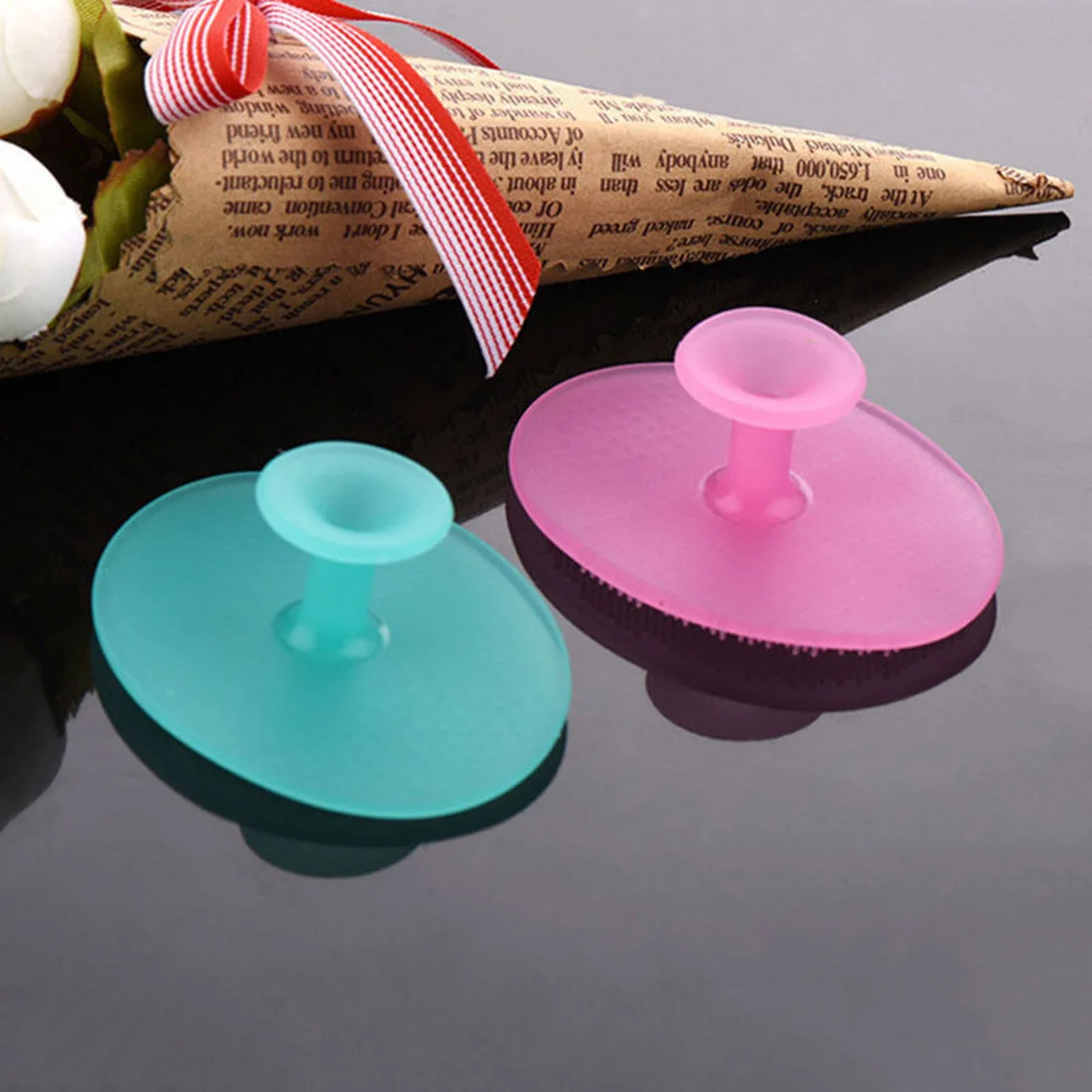 

Hot Sale 1 PC Silicone Gel Egg Shaped Washing Face Cleaning Pad Facial Exfoliating Brush SPA Skin Scrub Bath Tool Random Color