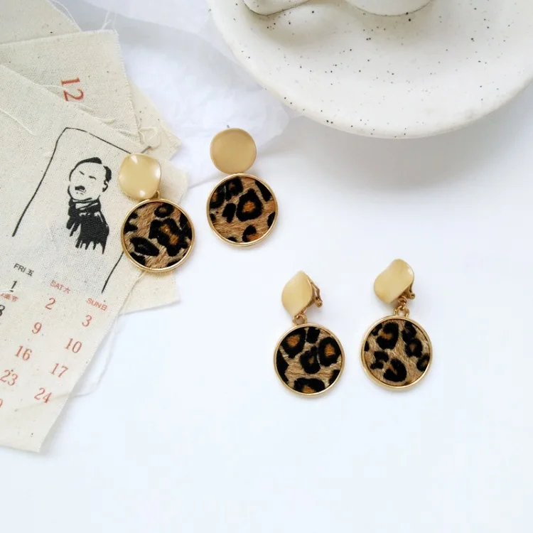 Модные геометрические круглый Leopard клипсы темперамент Для женщин Аксессуары для девочек в Корейском стиле, Женские Ювелирные изделия