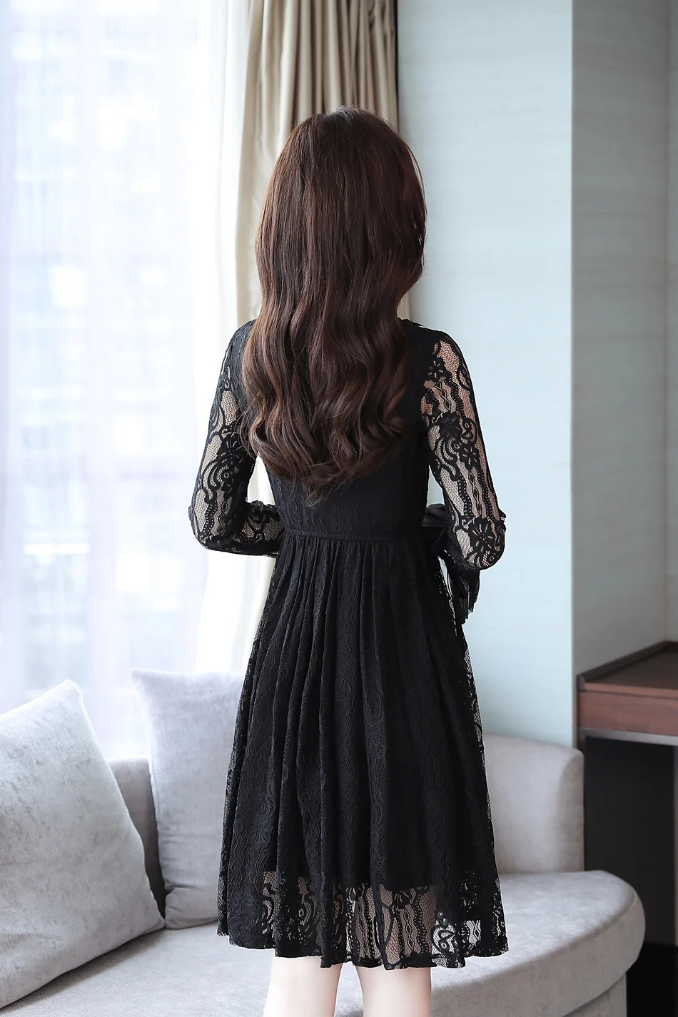 Пикантные черные сапоги открытое кружевное платье трапециевидной формы Для