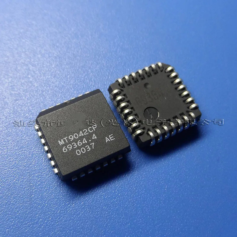100% новый и оригинальный MT9042CP MT9042 | Электроника
