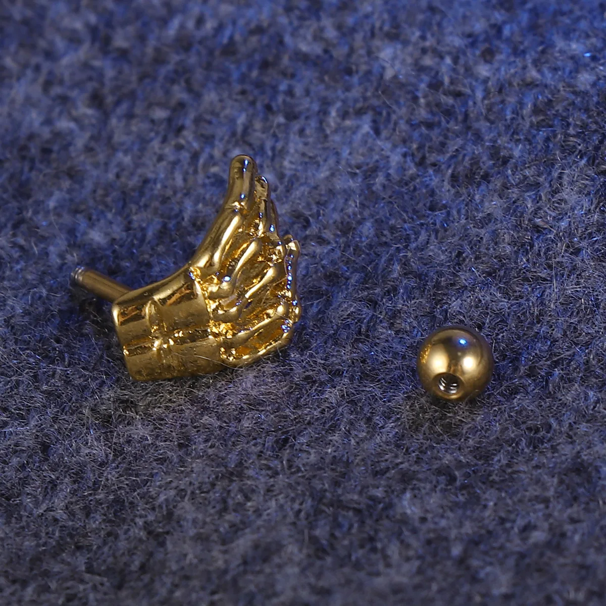 Fashion Cool Punk Style Ghost Hand Shape Stud Earrings Body Piercing Jewelry (Gold) | Украшения и аксессуары