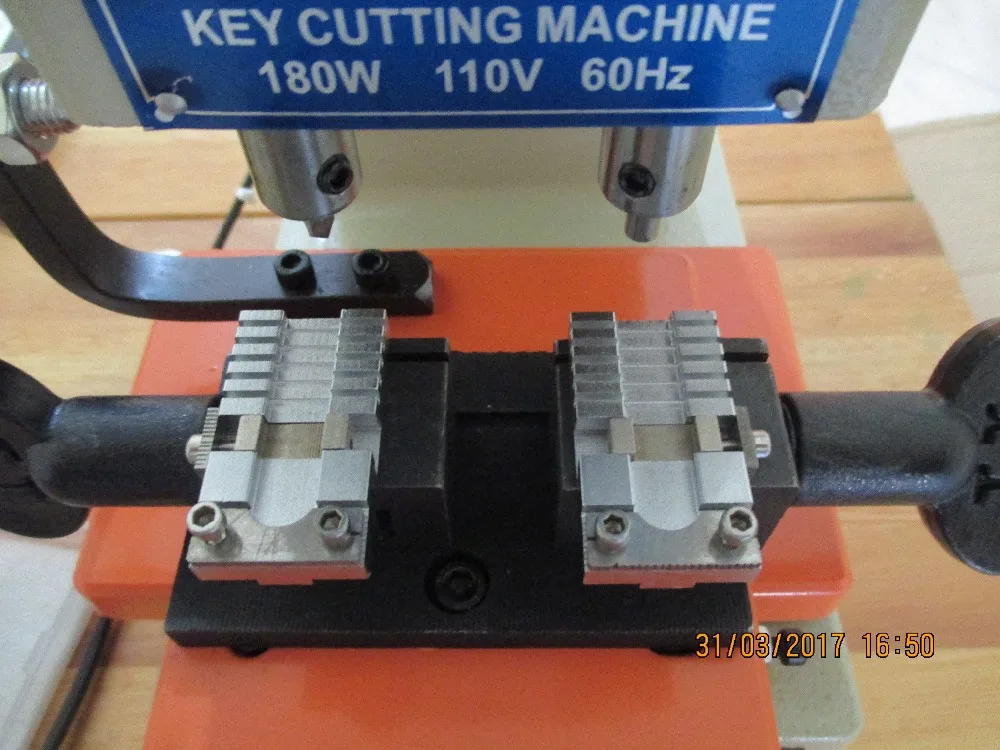 2 шт./партия металлический универсальный зажимной патрон|tool pedestal|clamp woodclamp voltage |