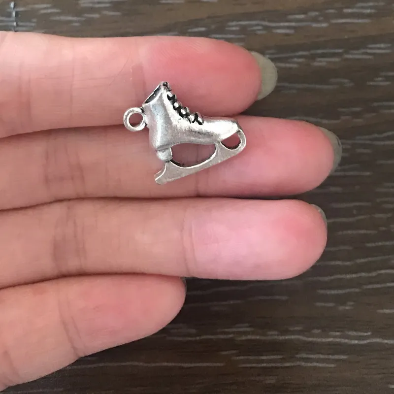 12 шт. DIY ювелирных изделий делая брелок конек цинковый сплав льда подвеска скейт