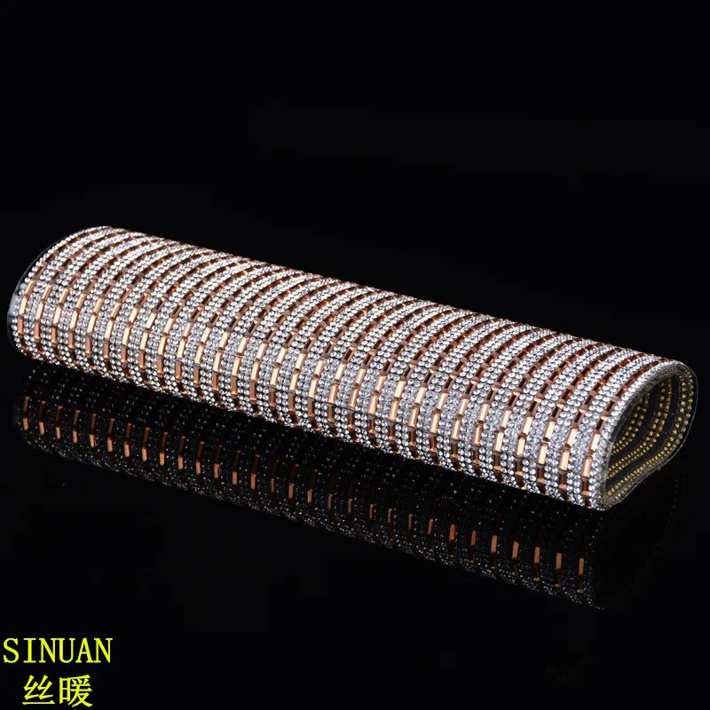 Кристальная ажурная ткань со стразами персиковая и белая отделка кристаллами