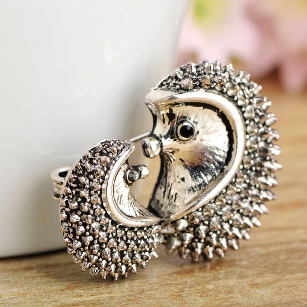 Брошь еж. Woodslot брошь ежик девочка. Брошь ежик из бисера. Брошь в виде ежика. Соколов брошка ежик.