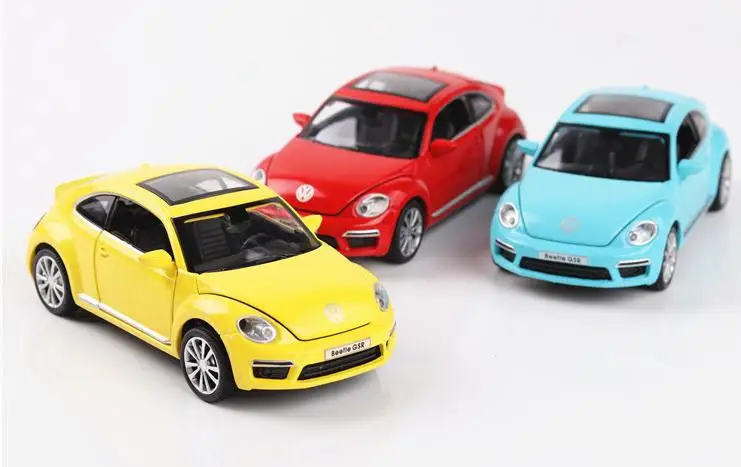 1:32 Масштаб Volkswagen Beetle модель автомобиля литой металлический игрушечный автомобиль звук и светильник 4 открытые двери