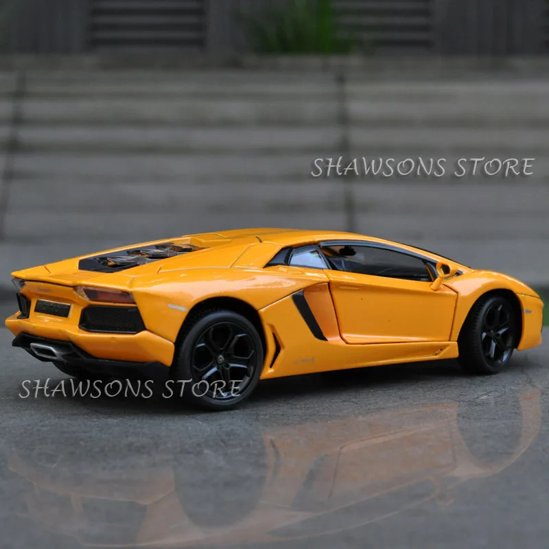Литая под давлением Металлическая Модель автомобиля игрушки 1:24 Lamborghin Aventador Реплика коллекция