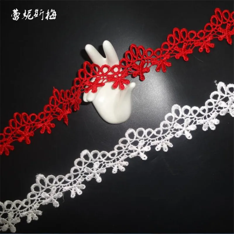 2 ярдов изысканное красное/цвета слоновой кости в дырочку отделкой красивое