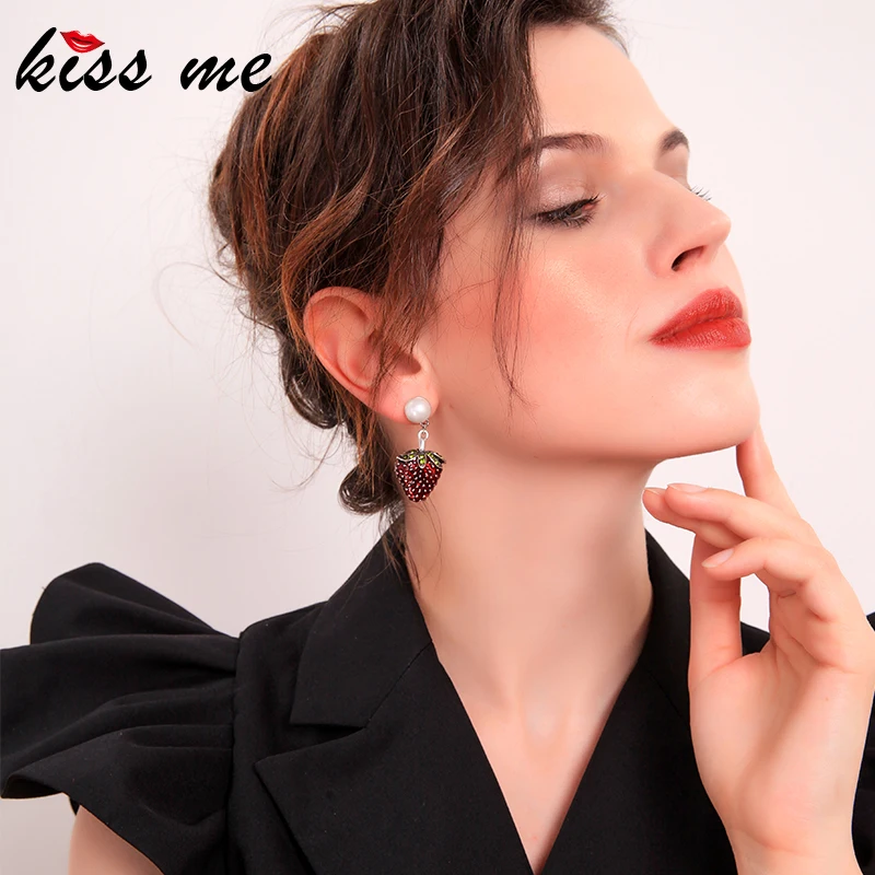 Kissme милые серьги-капли с кристаллами и красной эмалью в виде клубники для женщин, подарки, Винтажные серьги из акрилового жемчуга и сплава серебряного цвета