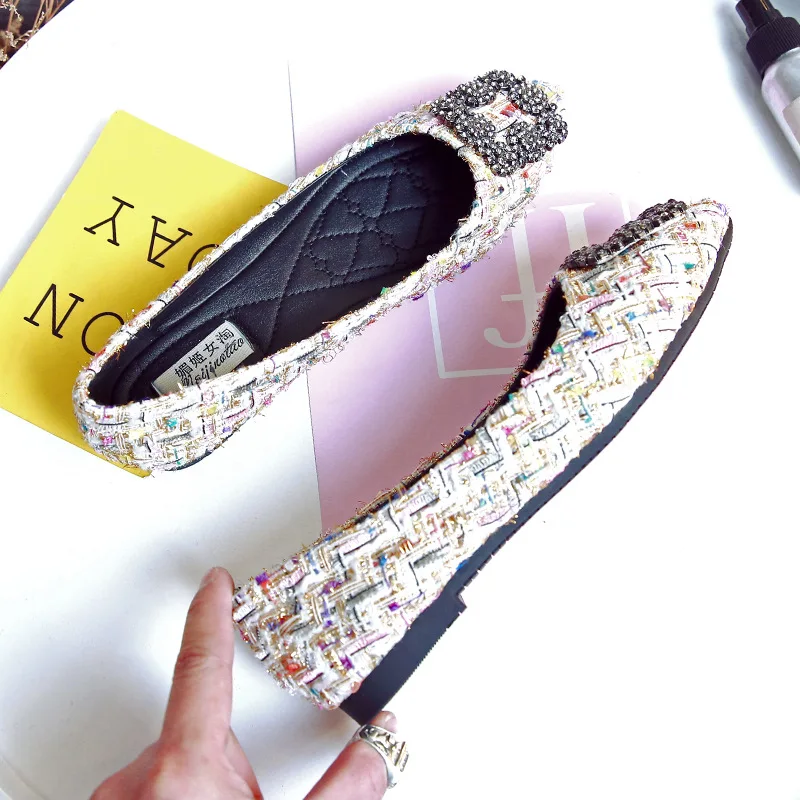 Женские туфли без застежки разноцветные из флока на плоской подошве с