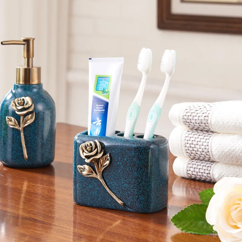 Современный набор из пяти современных наборов для ванной комнаты