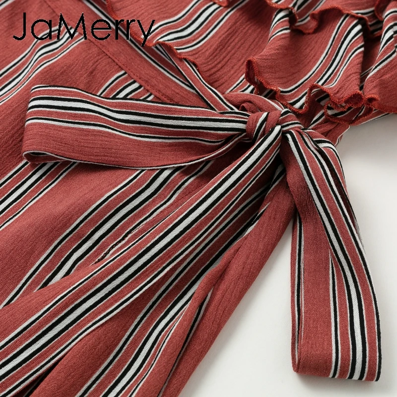 Женское платье макси JaMerry длинное в полоску с открытыми плечами и оборками для