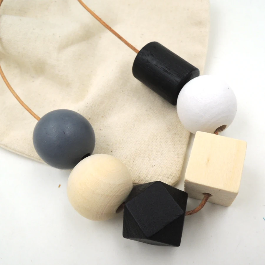 Простое женское ожерелье Классическое Белое и черное геометрическое деревянное