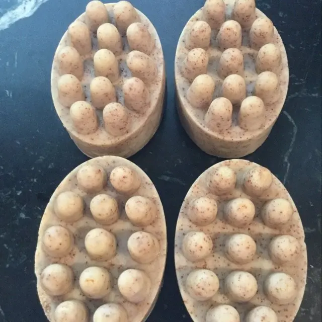 Лакированное массажное мыло барная форма силиконовая для мыла 4 полостей