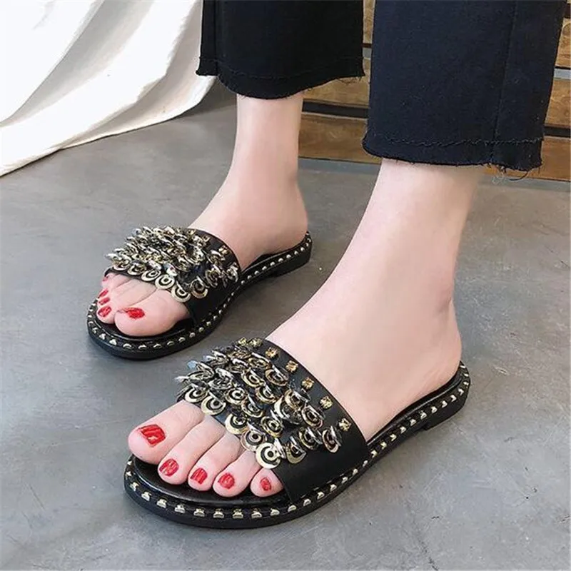 Новинка лета 2018 модные женские однотонные шлепанцы с украшениями летние пляжные