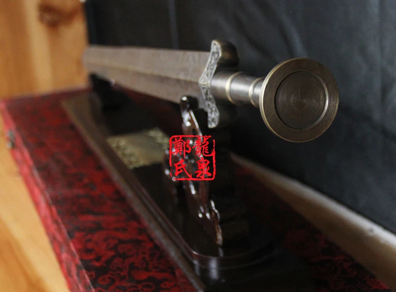 Chinese Antique Bronze Sword Straight Short Real Steel Blade Metal Craft Martial Art For Wood Stand for Free Sale | Дом и сад