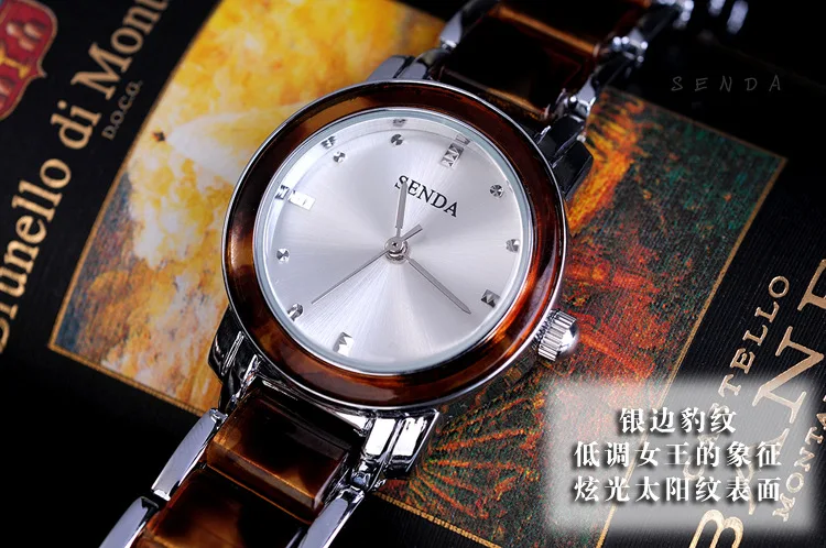 Европейские сексуальные леопардовые каучуковые часы с браслетом для женщин