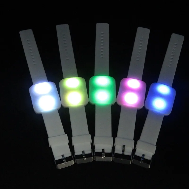 Goede Fabrikanten Groothandel Afstandsbediening Lichtgevende Armband Led Custom Flash Armband Props Music Party Logo