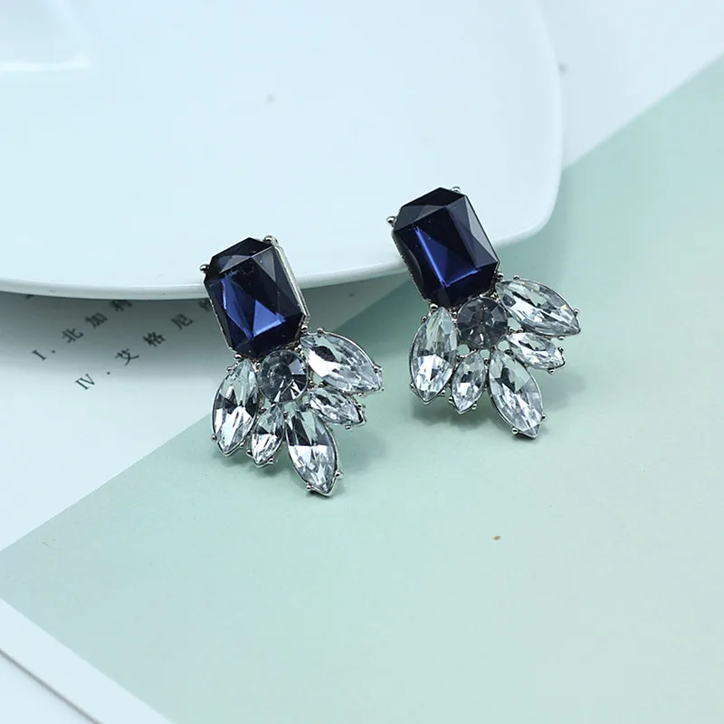 Хит новинка серьги с кристаллами белого цвета женские модные из смолы элегантный