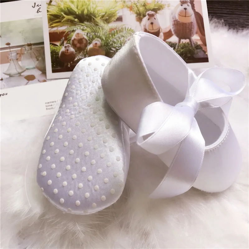 Dollbling роскошные белые атласные детские шоу крещение цветок девушка обувь младенческой Первый ходунки поставщик etsy ручной работы винтажные кружевные туфли