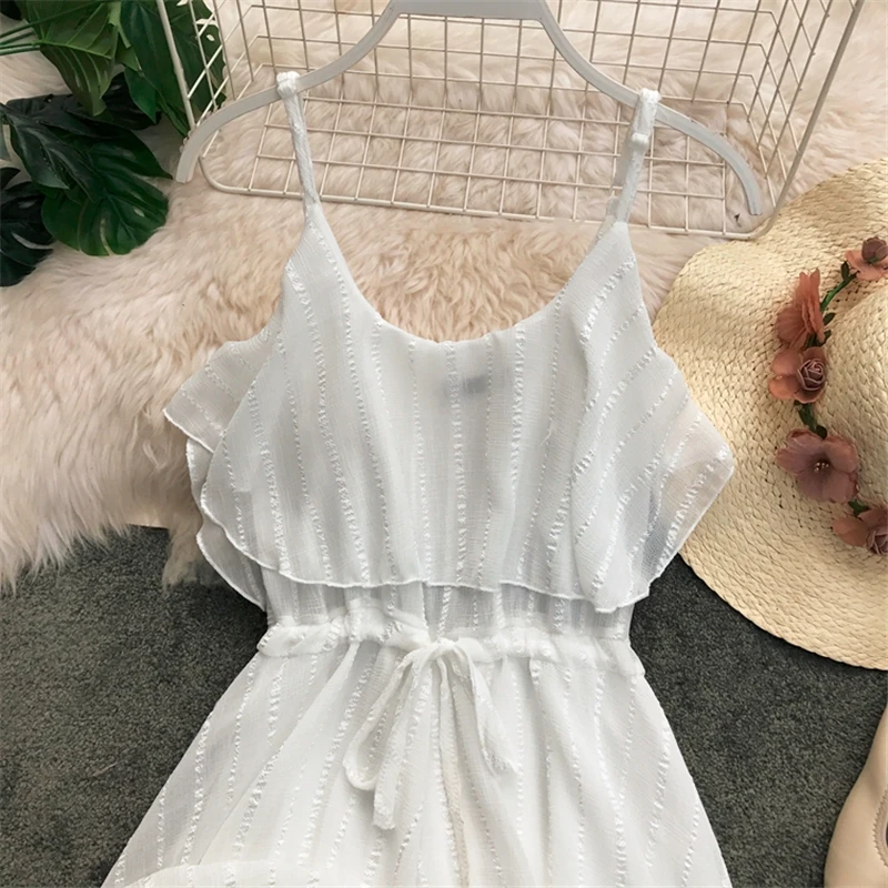 BGTEEVER Slash-neck полосатый женский комбинезон с эластичной резинкой на талии на тонких бретелях женский спортивный костюм Romper с оборками Летний Пляжный комбинезон